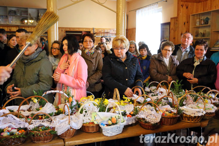 Święcenie pokarmów wielkanocnych w Świerzowej Polskiej