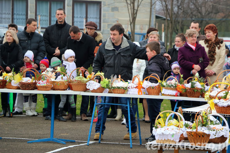 Święcenie pokarmów wielkanocnych w Świerzowej Polskiej