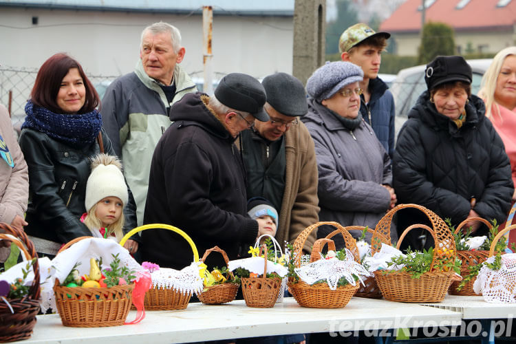 Święcenie pokarmów wielkanocnych w Świerzowej Polskiej