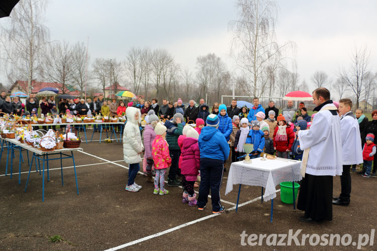 Święcenie pokarmów wielkanocnych w Świerzowej Polskiej