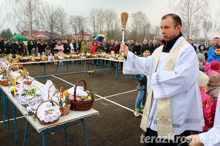 Święcenie pokarmów wielkanocnych w Świerzowej Polskiej