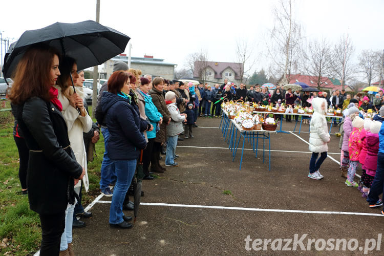 Święcenie pokarmów wielkanocnych w Świerzowej Polskiej