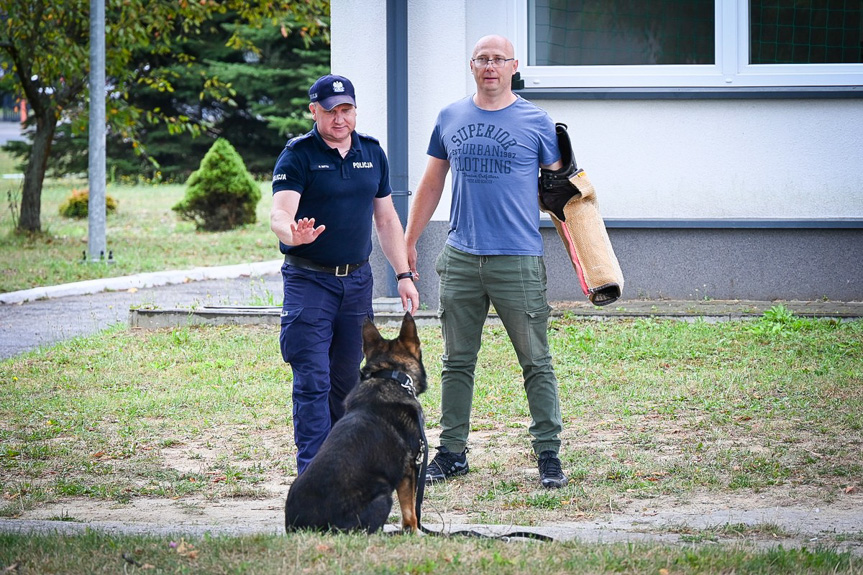 Szkolenie policyjnych psów