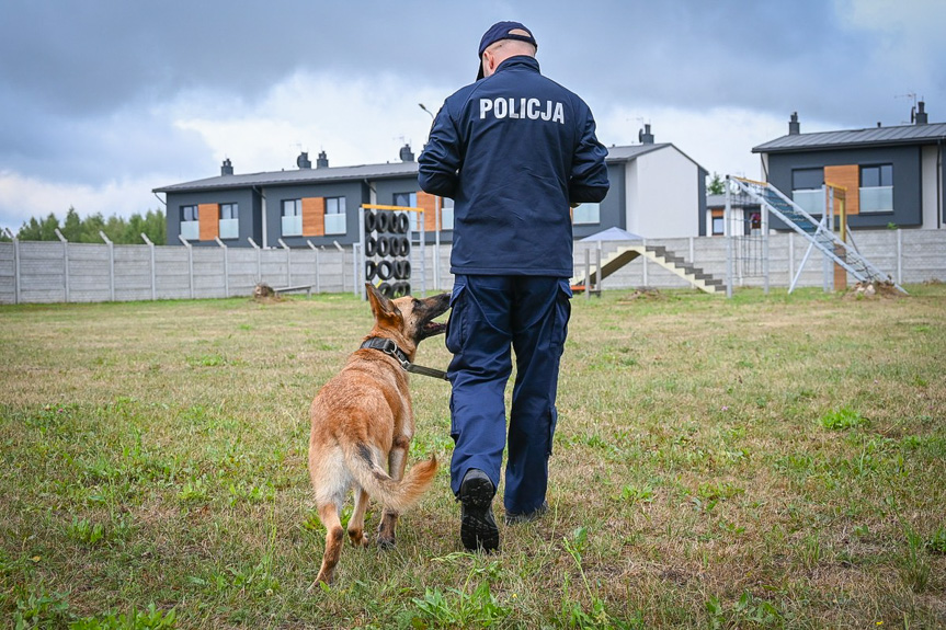 Szkolenie policyjnych psów