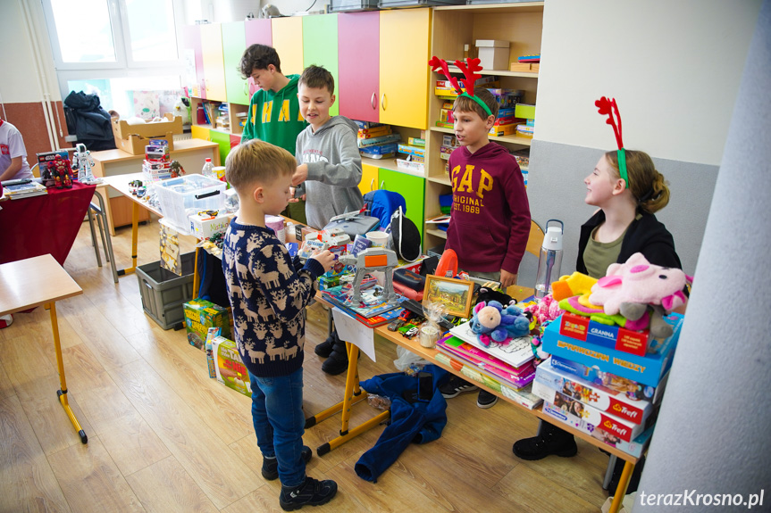 Szkolny Jarmark Świąteczny w Krośnie - Polance