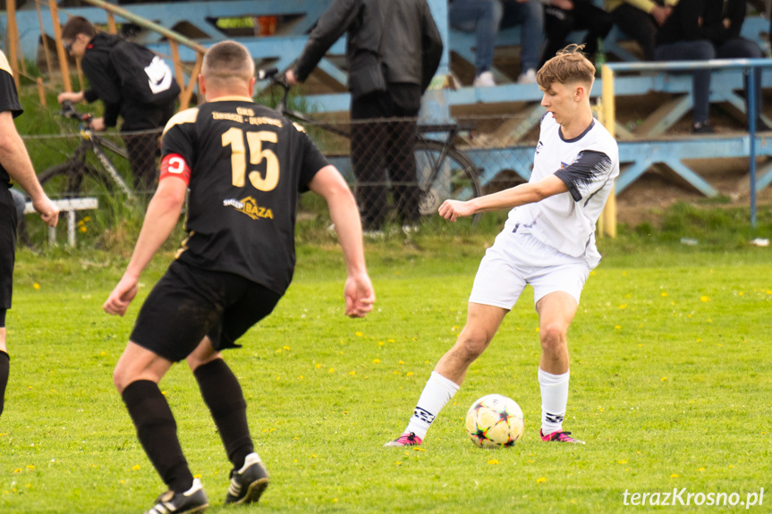 Tęcza Zręcin - GKS Zarzecze-Dębowiec 1:3