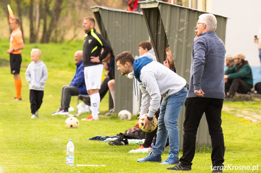 Tęcza Zręcin - GKS Zarzecze-Dębowiec 1:3