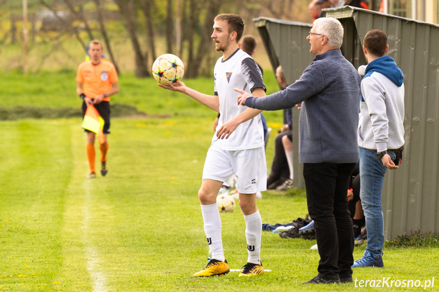 Tęcza Zręcin - GKS Zarzecze-Dębowiec 1:3