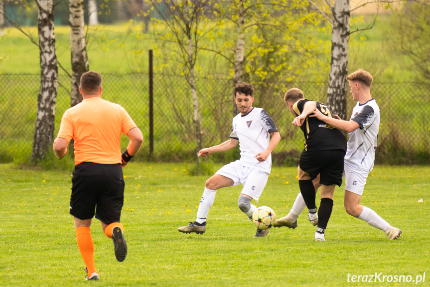 Tęcza Zręcin - GKS Zarzecze-Dębowiec 1:3