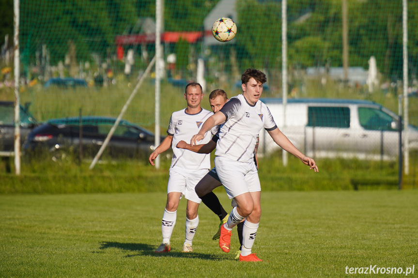 Tęcza Zręcin - Zorza Łęki Dukielskie 1:3