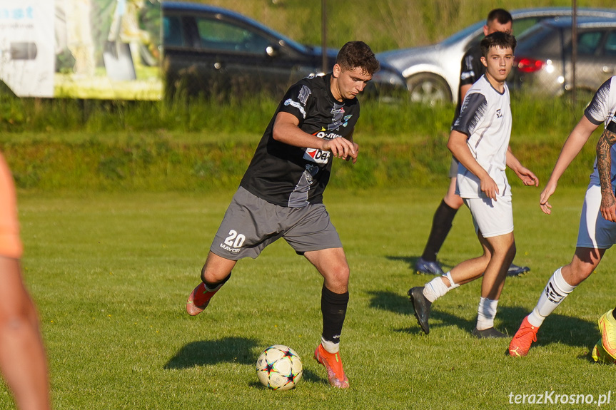 Tęcza Zręcin - Zorza Łęki Dukielskie 1:3