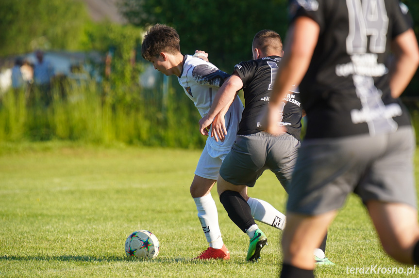 Tęcza Zręcin - Zorza Łęki Dukielskie 1:3