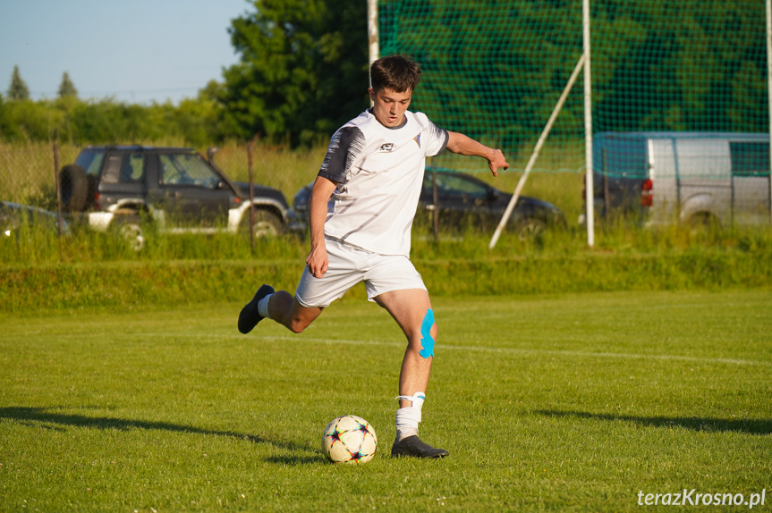 Tęcza Zręcin - Zorza Łęki Dukielskie 1:3