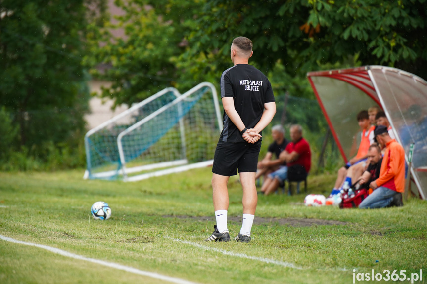 Tempo Nienaszów - Nafta Jedlicze 4:4