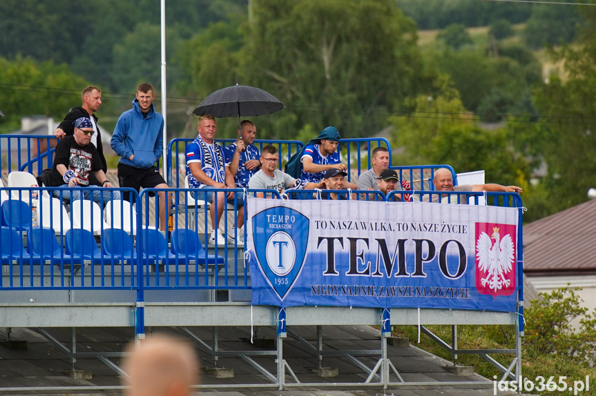 Tempo Nienaszów - Nafta Jedlicze 4:4