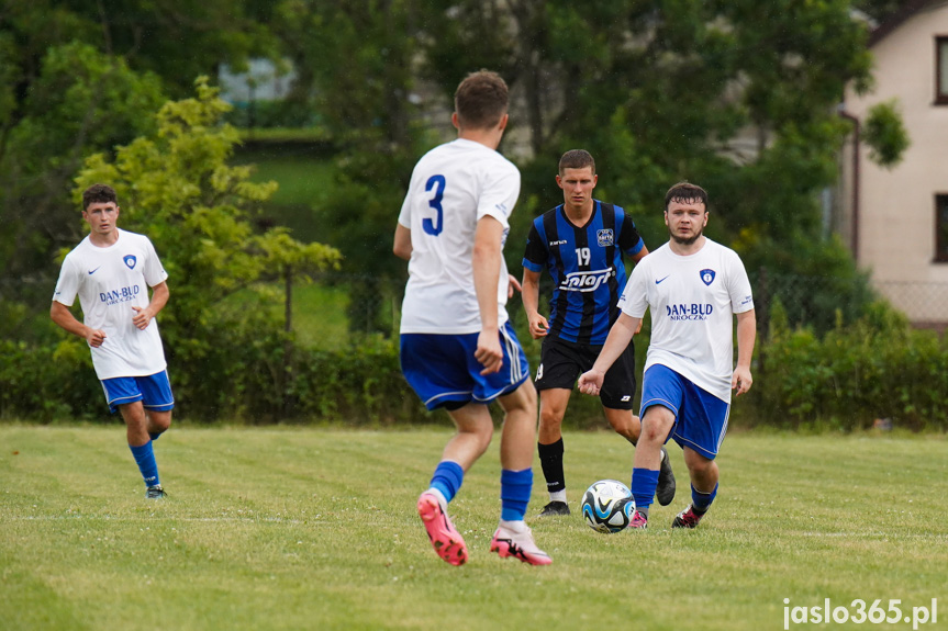 Tempo Nienaszów - Nafta Jedlicze 4:4