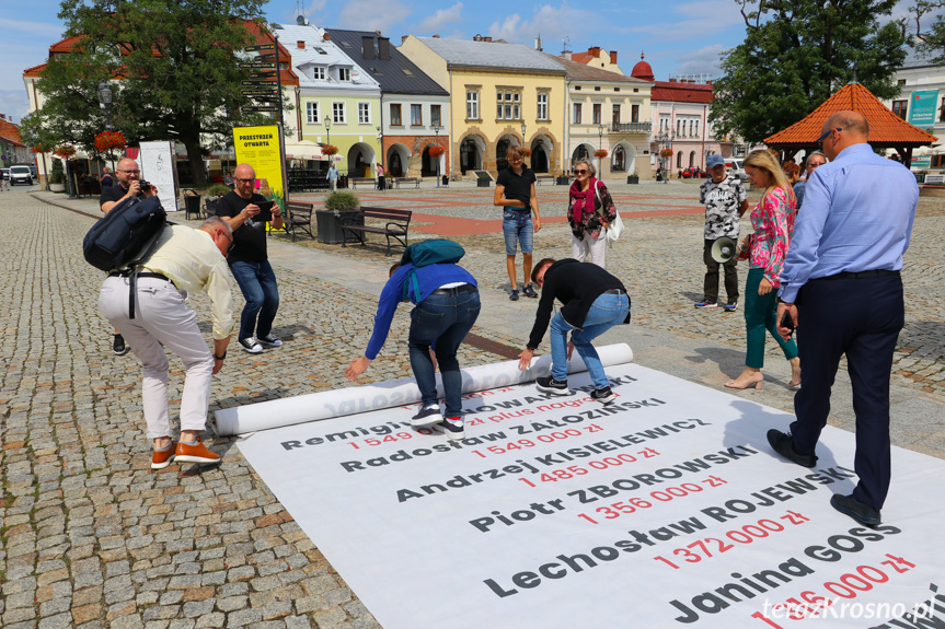 Tłuste koty z PiS. Konferencja w Krośnie