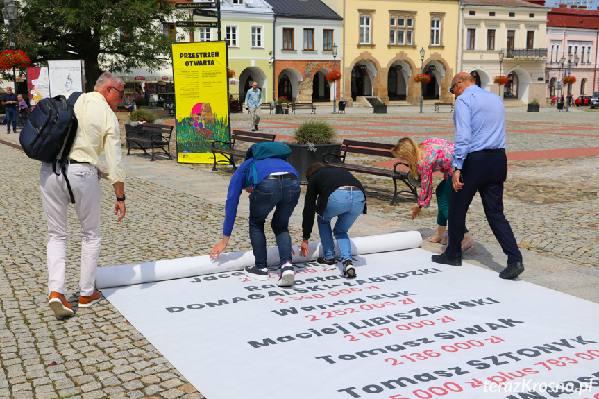 Tłuste koty z PiS. Konferencja w Krośnie