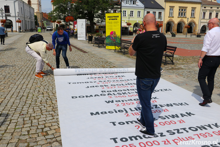 Tłuste koty z PiS. Konferencja w Krośnie