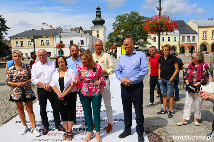 Tłuste koty z PiS. Konferencja w Krośnie