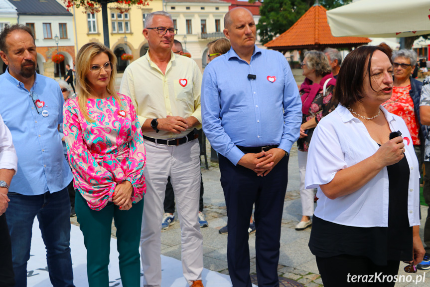 Tłuste koty z PiS. Konferencja w Krośnie