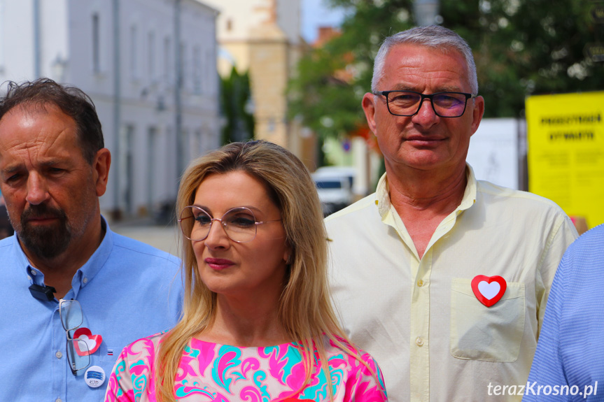 Tłuste koty z PiS. Konferencja w Krośnie