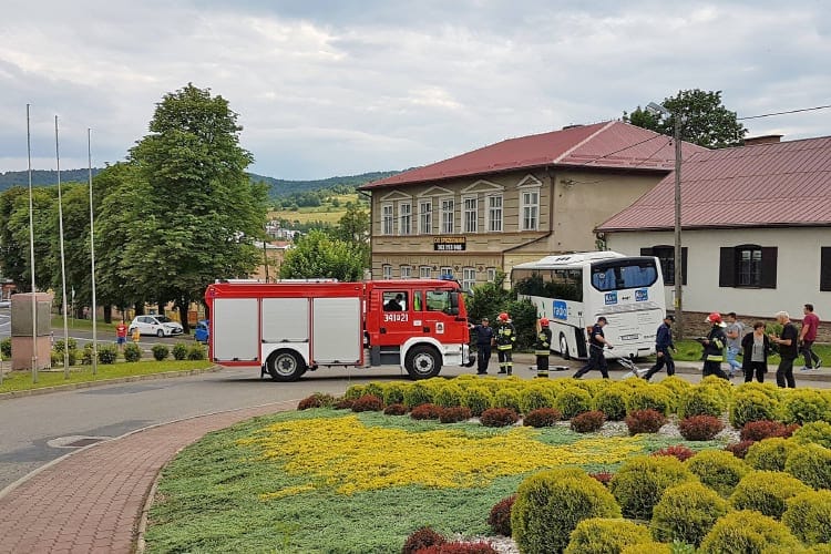 Tragiczny wypadek w Dukli, autobus rozjechał kierowcę