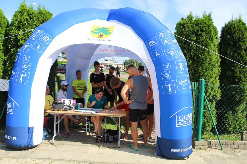 Turniej siatkówki plażowej w Jedliczu