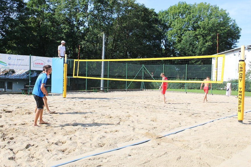 Turniej siatkówki plażowej w Jedliczu