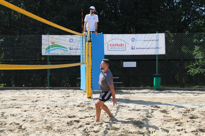 Turniej siatkówki plażowej w Jedliczu