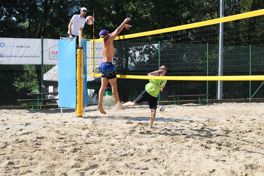 Turniej siatkówki plażowej w Jedliczu