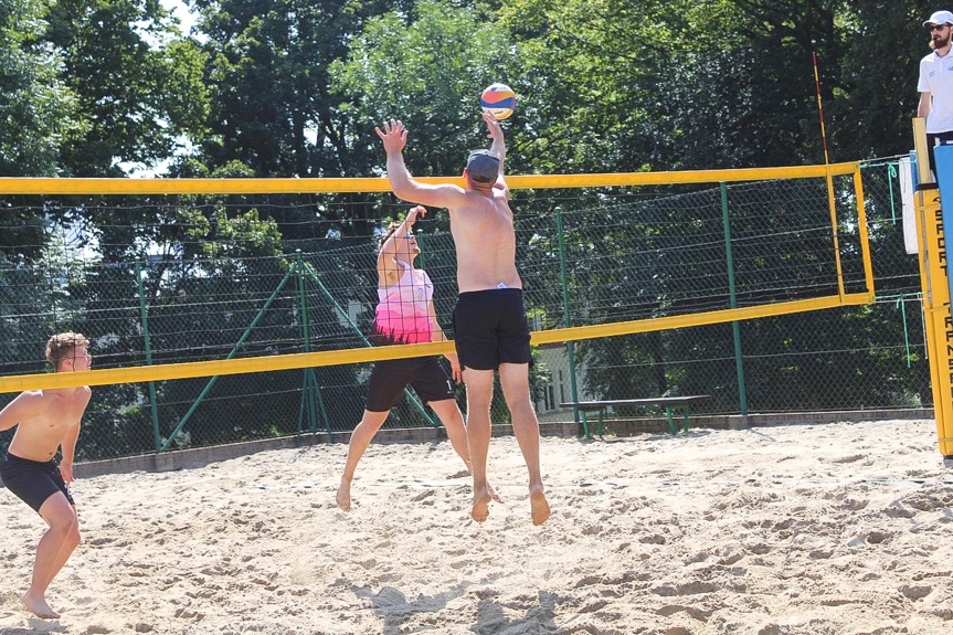 Turniej siatkówki plażowej w Jedliczu