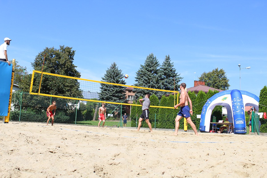 Turniej siatkówki plażowej w Jedliczu