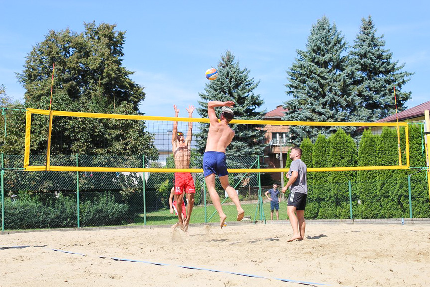 Turniej siatkówki plażowej w Jedliczu