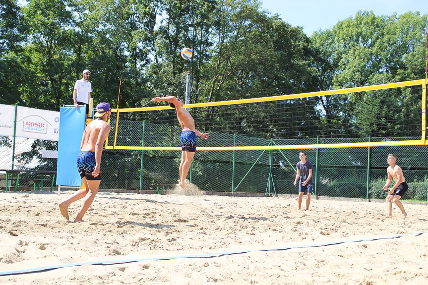 Turniej siatkówki plażowej w Jedliczu