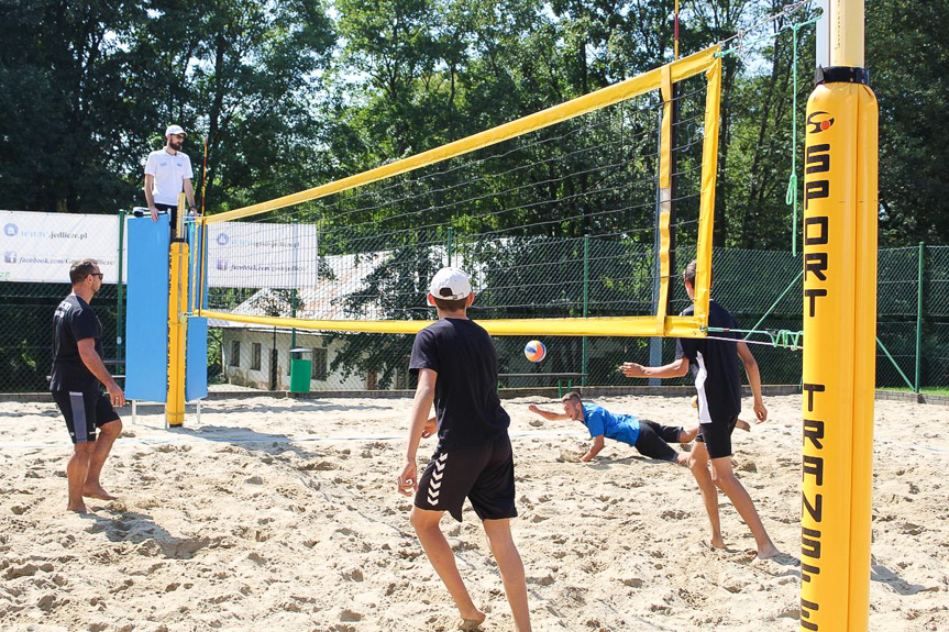 Turniej siatkówki plażowej w Jedliczu