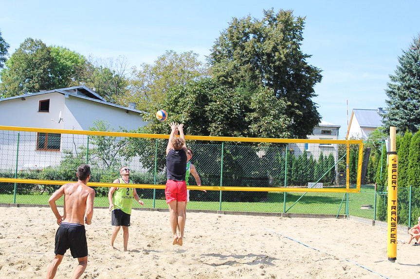 Turniej siatkówki plażowej w Jedliczu