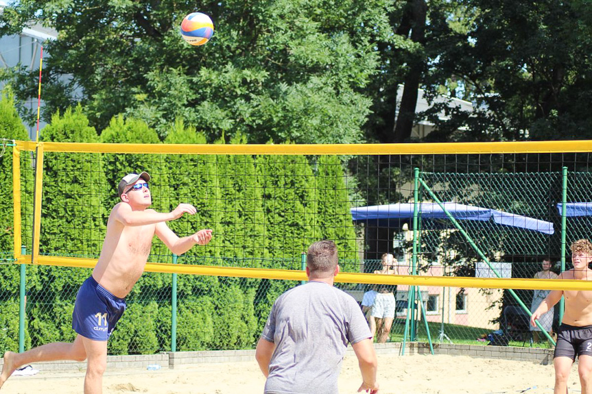 Turniej siatkówki plażowej w Jedliczu