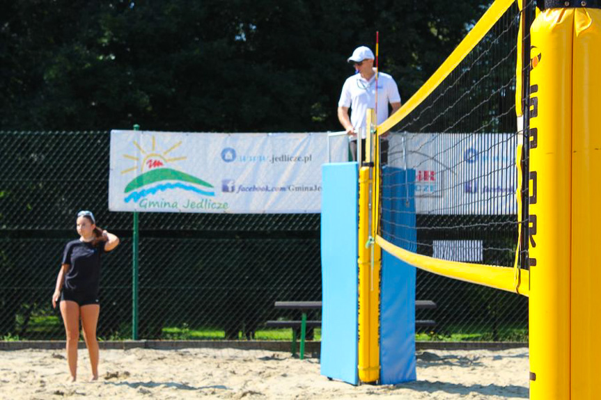 Turniej siatkówki plażowej w Jedliczu