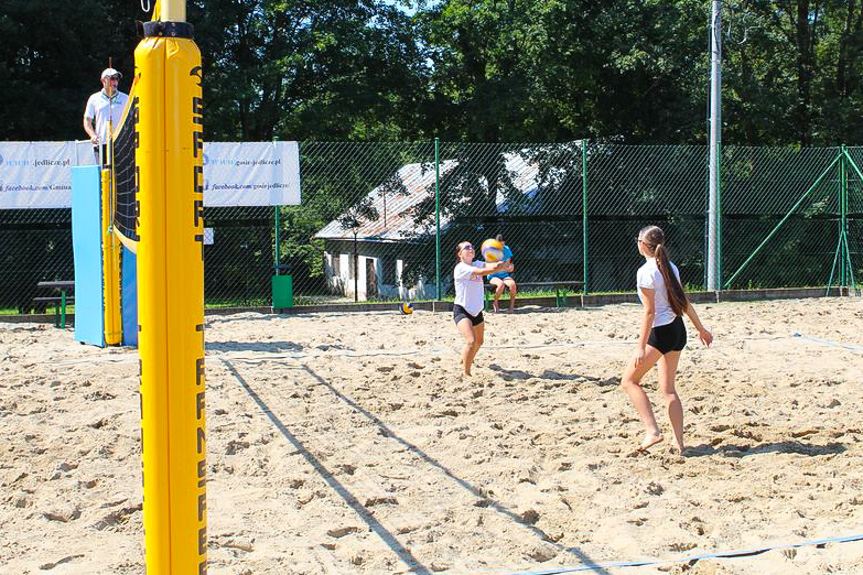 Turniej siatkówki plażowej w Jedliczu