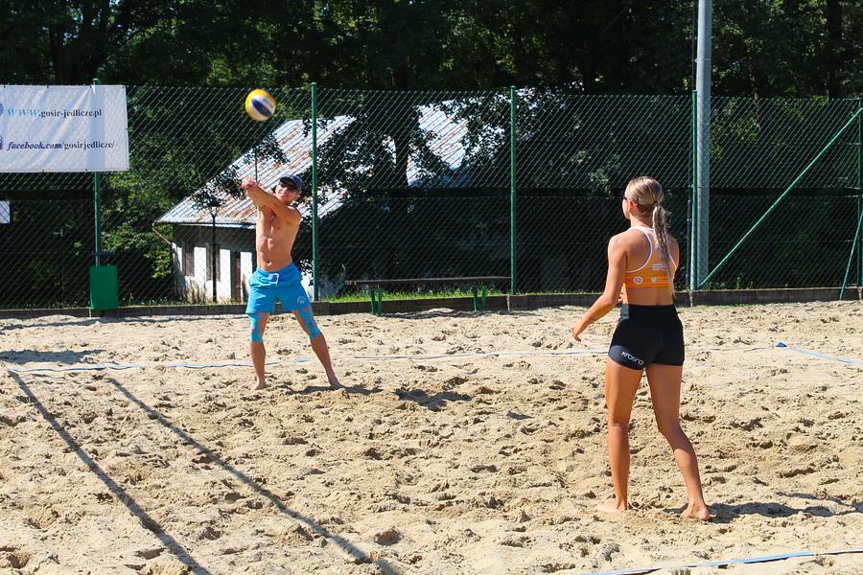 Turniej siatkówki plażowej w Jedliczu