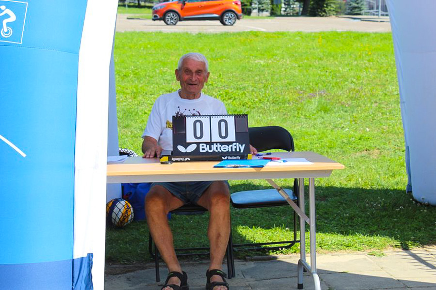 Turniej siatkówki plażowej w Jedliczu