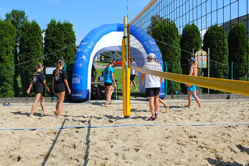 Turniej siatkówki plażowej w Jedliczu