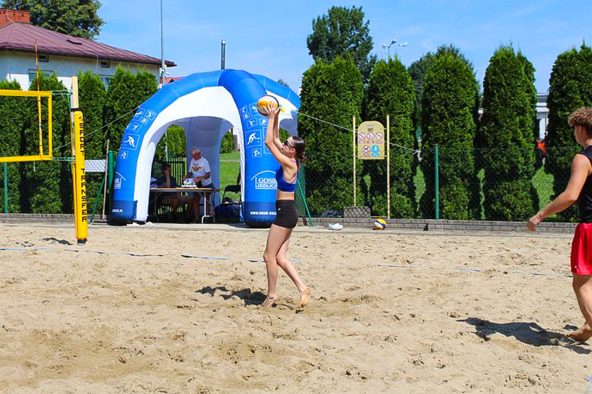 Turniej siatkówki plażowej w Jedliczu