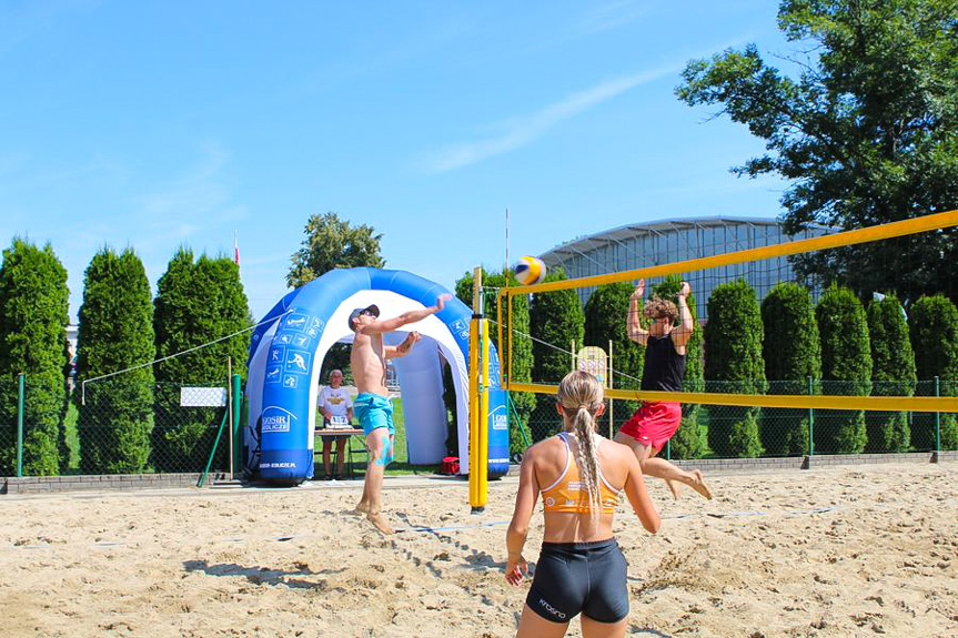 Turniej siatkówki plażowej w Jedliczu