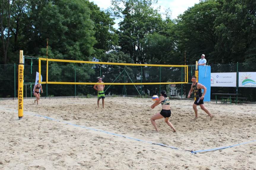 Turniej w siatkówce plażowej w Jedliczu