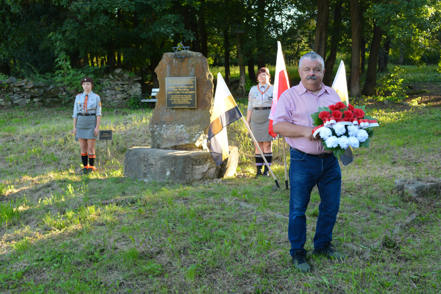 Uroczystośc na cmentarzu w Dukli