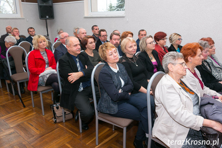 Uroczystość nadania szkole w Zalesiu...