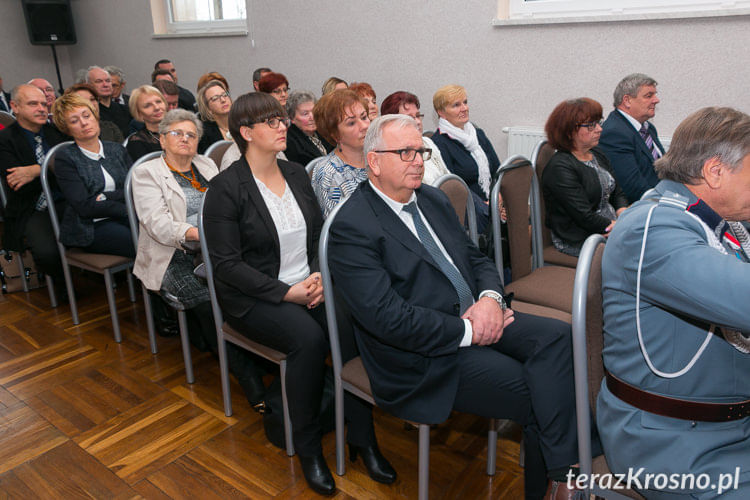 Uroczystość nadania szkole w Zalesiu...