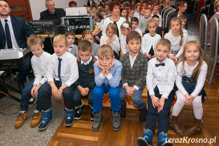 Uroczystość nadania szkole w Zalesiu...